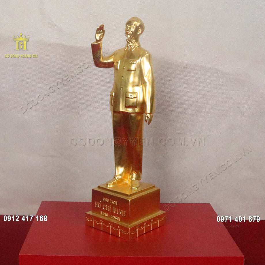 Kh&ocirc;ng chỉ gi&uacute;p trang tr&iacute; kh&ocirc;ng gian sống, đặt tượng trong nh&agrave; c&ograve;n gi&uacute;p thể hiện l&ograve;ng th&agrave;nh k&iacute;nh đối với vị l&atilde;nh tụ k&iacute;nh y&ecirc;u của d&acirc;n tộc